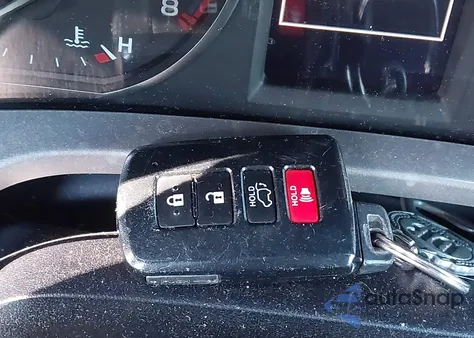 2018 Toyota Rav4 Xle z USA, uszkodzony, nr VIN JTMWFREV1JJ180201